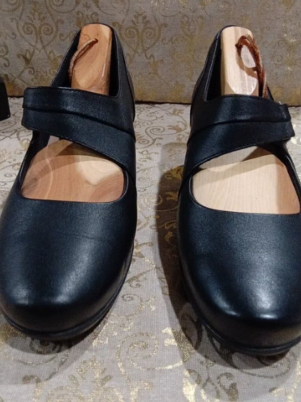 Clarks Emslie Lulin leather block heel Mary Jane pumps